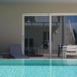 *central Lakeside Apt*swimming Pool & Free Parking Peschiera del Garda