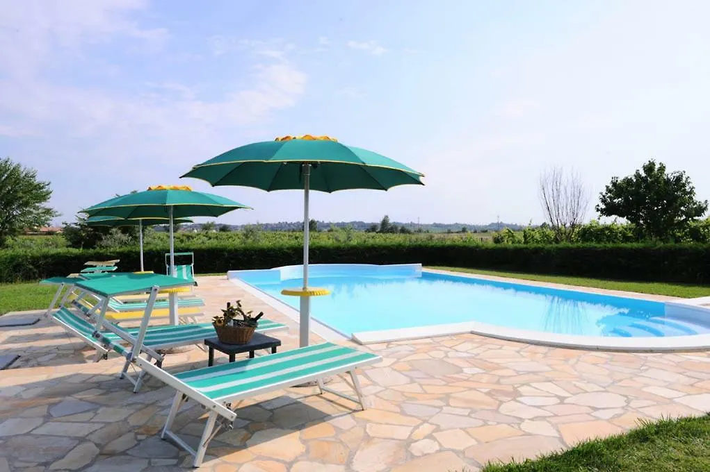 Agriturismo Lizzarola Peschiera del Garda 0*,  Itália